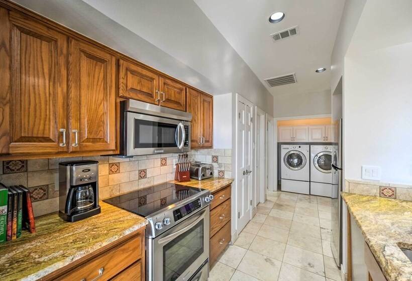 Lovely Spicewood Cottage W/ Patio & Grill!