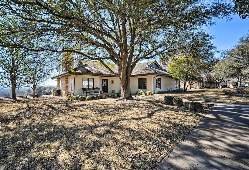 Lovely Spicewood Cottage W/ Patio & Grill!