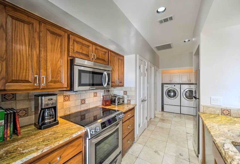 Lovely Spicewood Cottage W/ Patio & Grill!