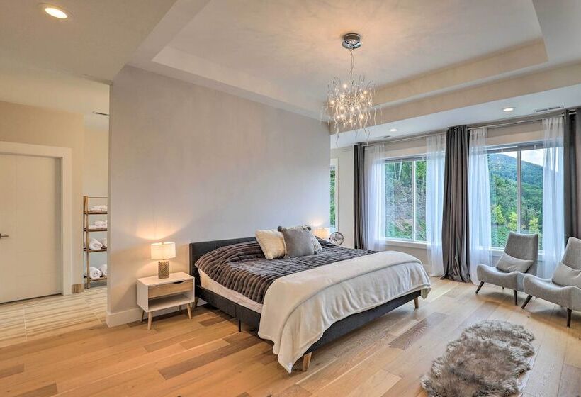 Luxe Asheville Home W/ Stunning Mountain Views!