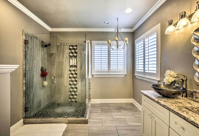 Luxe Home W/ Yard Near Lake Pontchartrain!