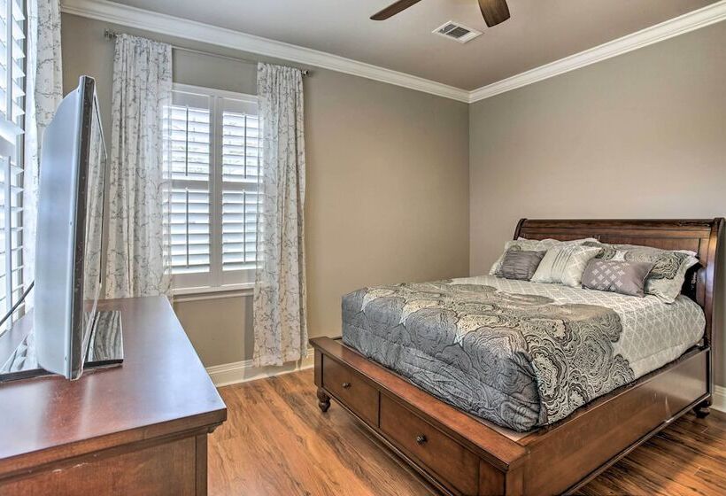 Luxe Home W/ Yard Near Lake Pontchartrain!