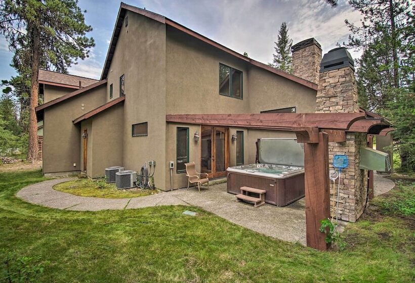 Luxe Mccall Cabin W/ Hot Tub ~ 8 Mi To Skiing