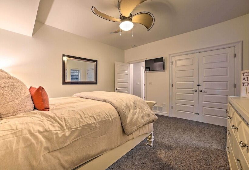 Luxe Waterfront Home W/ Private Lake Access!