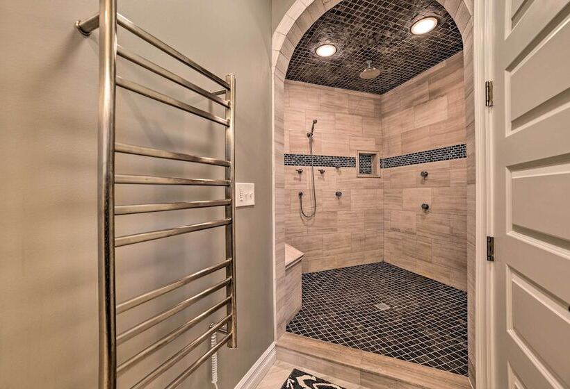 Luxe Waterfront Home W/ Private Lake Access!