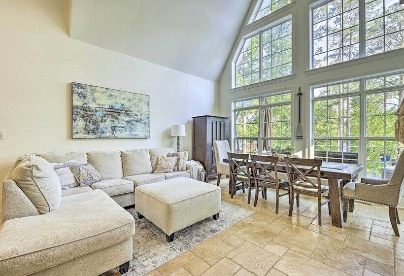 Luxurious Waterfront Home On Pickwick Lake!