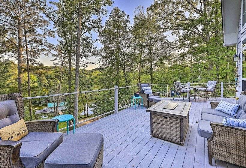 Luxurious Waterfront Home On Pickwick Lake!