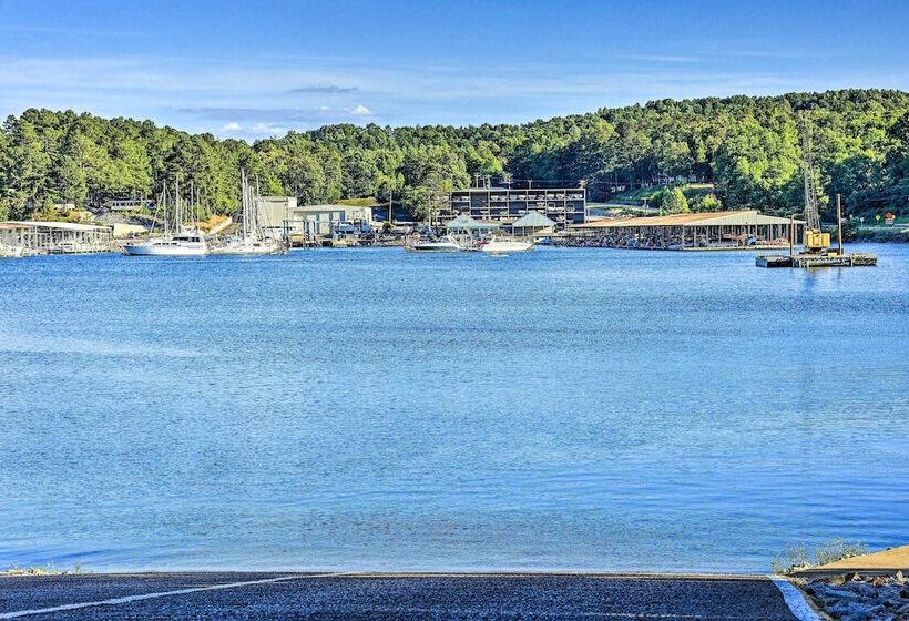 Luxurious Waterfront Home On Pickwick Lake!