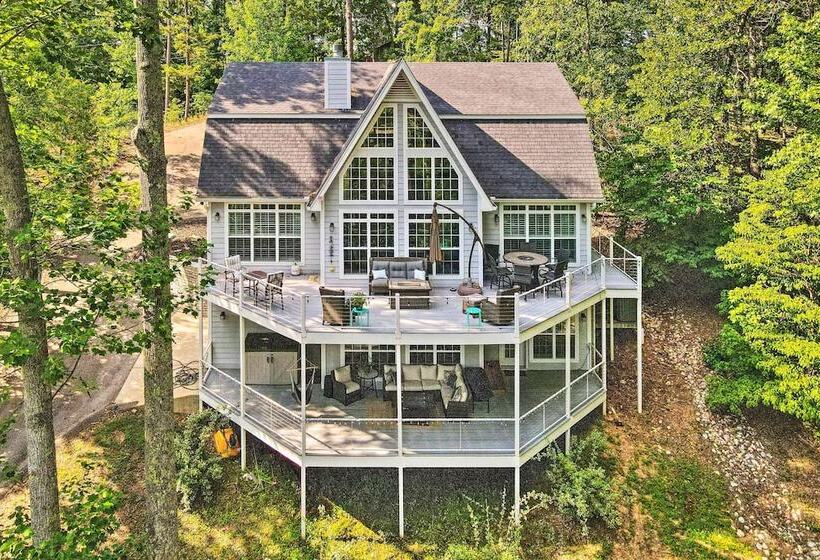 Luxurious Waterfront Home On Pickwick Lake!