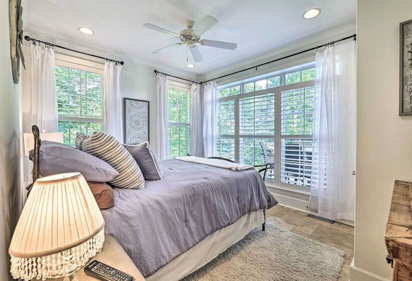 Luxurious Waterfront Home On Pickwick Lake!