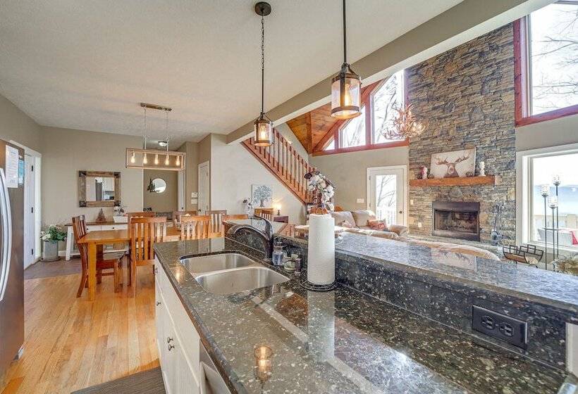 Luxurious Waynesville Family Home W/ Gorgeous View