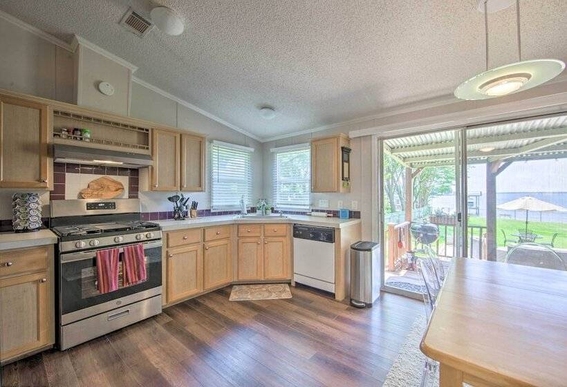 Lakefront Mabank Gem W/ Sunset Views: Pets Welcome