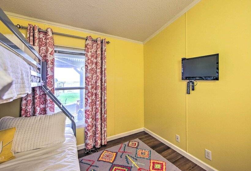 Lakefront Mabank Gem W/ Sunset Views: Pets Welcome