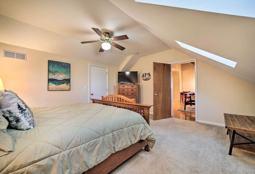 Maggie Valley Cabin W/ Game Room + Hot Tub!