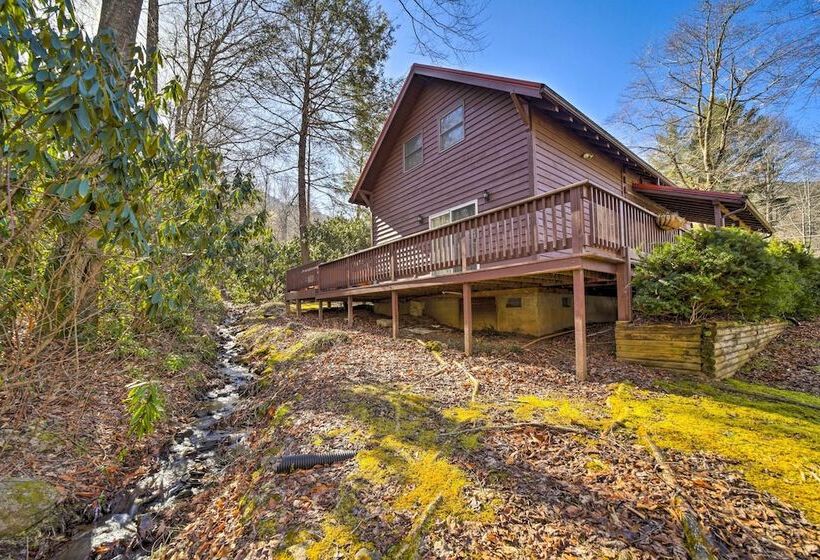 Maggie Valley Cabin W/ Game Room + Hot Tub!