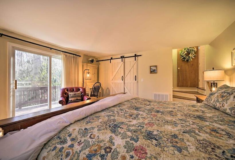 Maggie Valley Cabin W/ Game Room + Hot Tub!