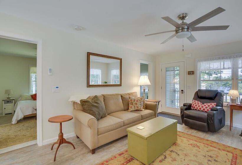 Maine Cottage W/ Dock & Kayaks, Near Augusta!