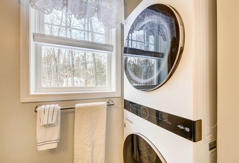 Maine Cottage W/ Dock & Kayaks, Near Augusta!