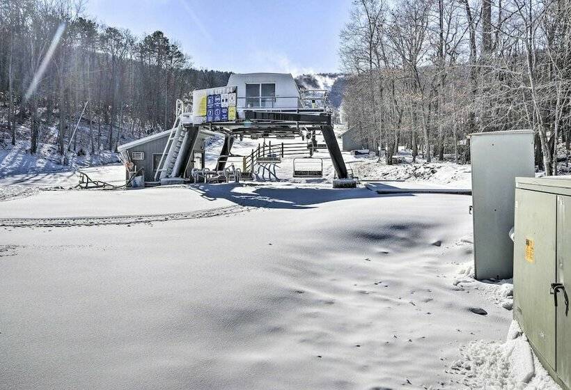 Massanutten Resort Retreat W/ Hot Tub & Game Room!