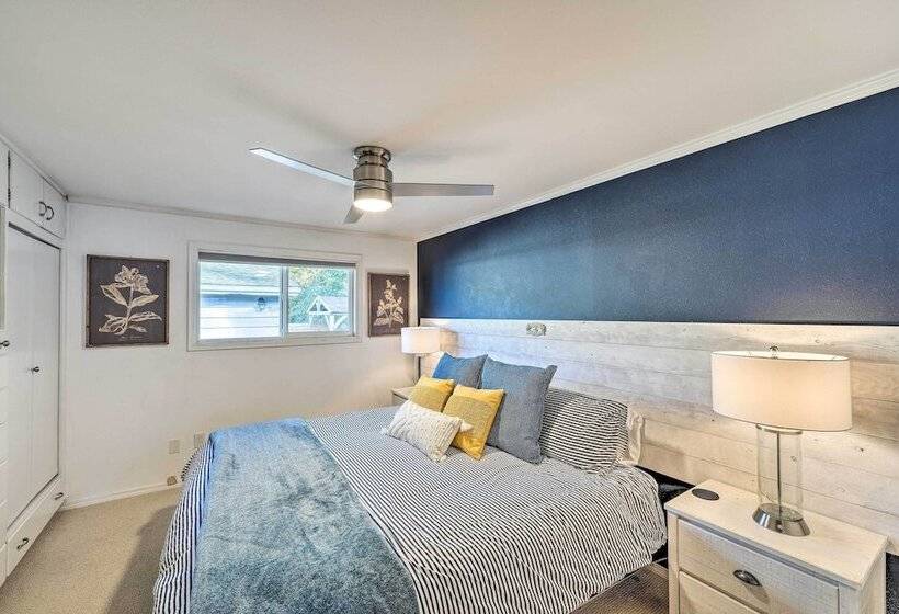 Mckees Beach House W/ Ocean Views, Hot Tub!