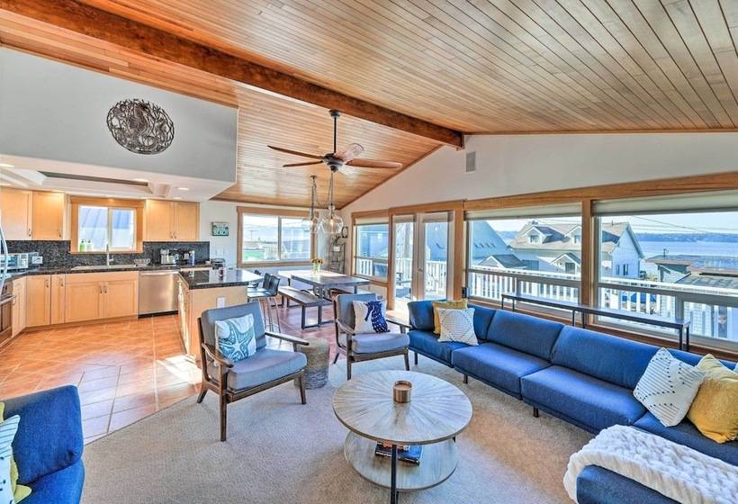 Mckees Beach House W/ Ocean Views, Hot Tub!