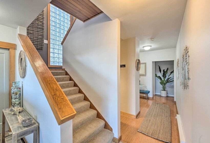 Mckees Beach House W/ Ocean Views, Hot Tub!