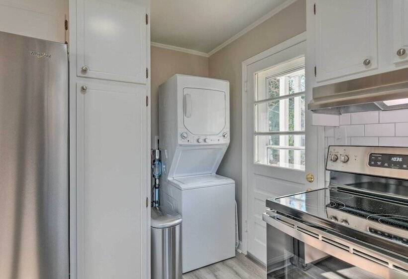 Mid Century Modern Cottage In Ardmore Area!