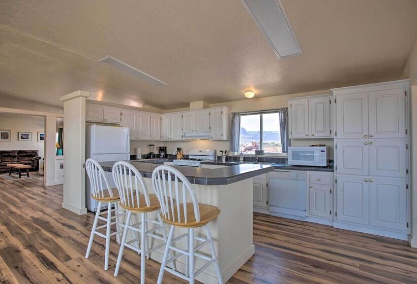 Moab House Near Arches Nat L Park & Canyonlands!