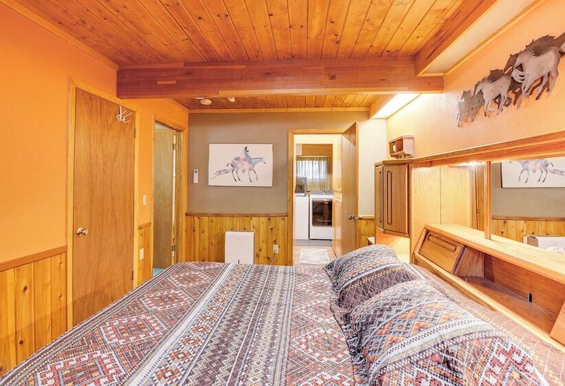 Modern Black Hills Cabin W/ Loft & Wraparound Deck