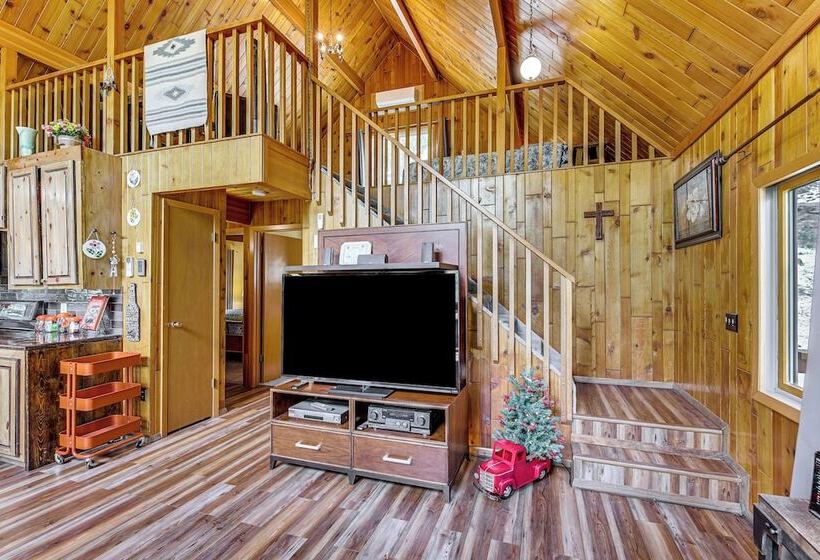 Modern Black Hills Cabin W/ Loft & Wraparound Deck