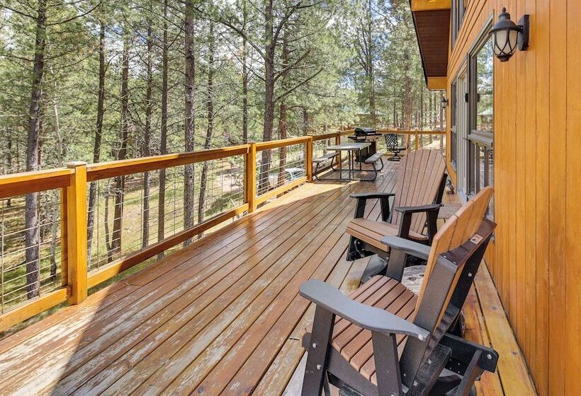 Modern Black Hills Cabin W/ Loft & Wraparound Deck