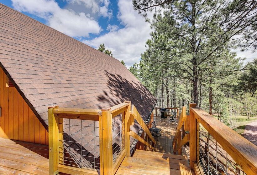 Modern Black Hills Cabin W/ Loft & Wraparound Deck