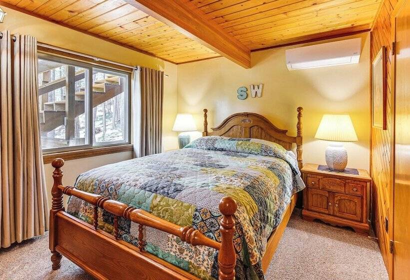 Modern Black Hills Cabin W/ Loft & Wraparound Deck