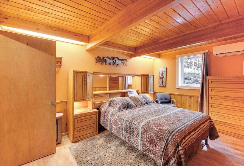 Modern Black Hills Cabin W/ Loft & Wraparound Deck