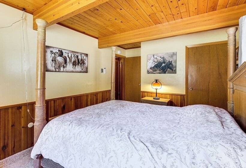 Modern Black Hills Cabin W/ Loft & Wraparound Deck