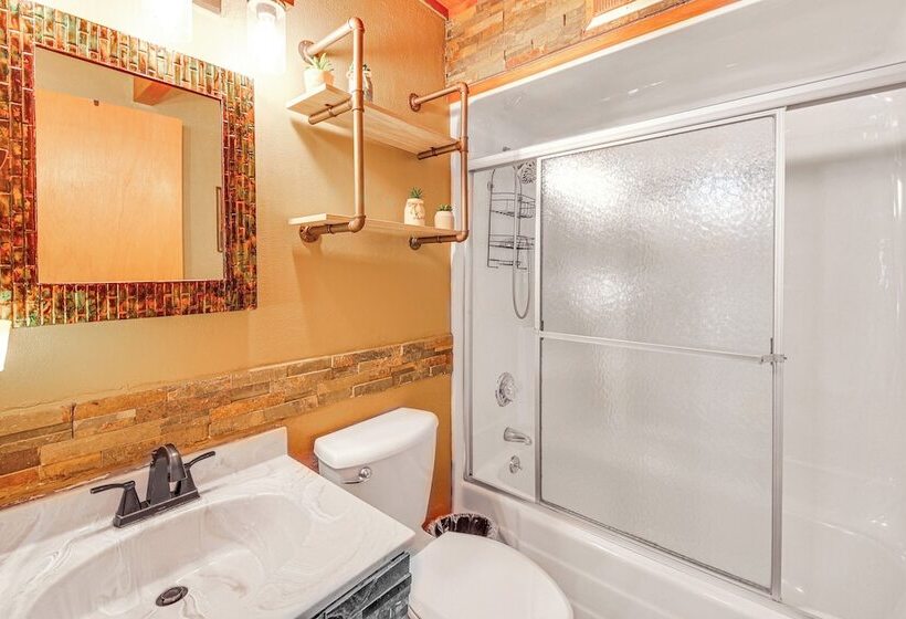 Modern Black Hills Cabin W/ Loft & Wraparound Deck