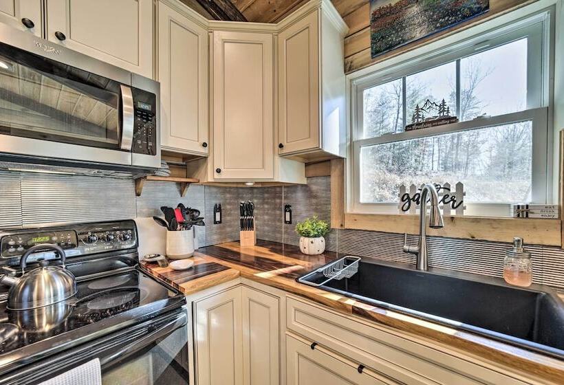 Modern Cabin W/ Fire Pit < 3 Mi To Trails!