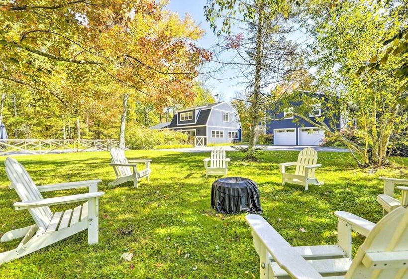 Modern Escape W/ Fire Pit, Near Lake Waramaug
