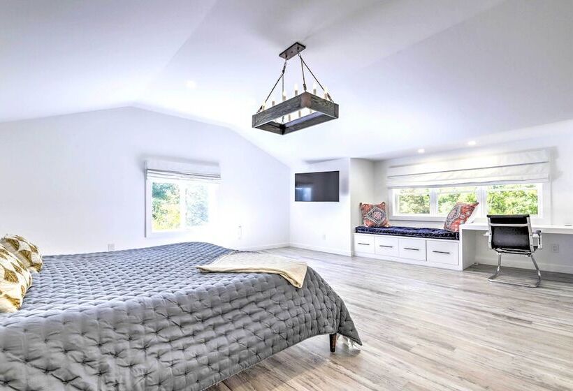 Modern Escape W/ Fire Pit, Near Lake Waramaug