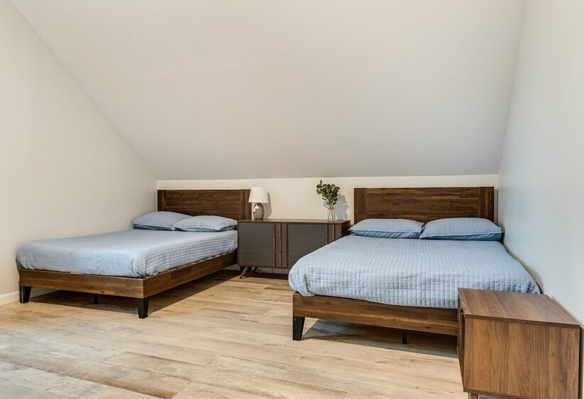 Modern Indianapolis Home < 2 Mi To Downtown!