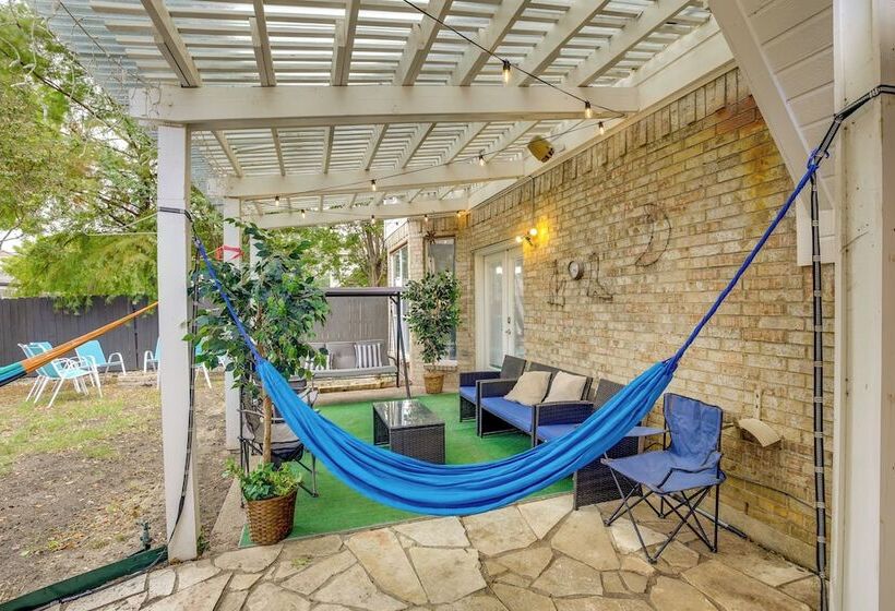 Mesquite Escape W/ Fireplace & Private Patio!