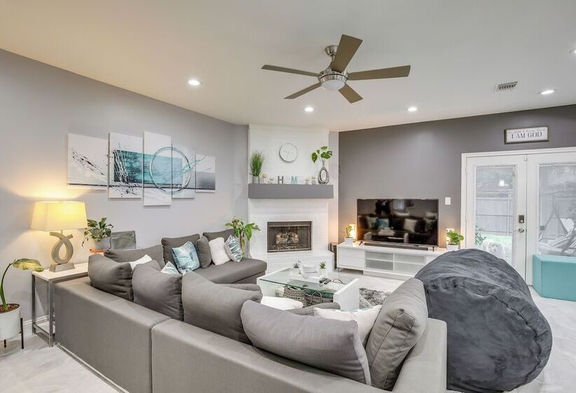 Mesquite Escape W/ Fireplace & Private Patio!