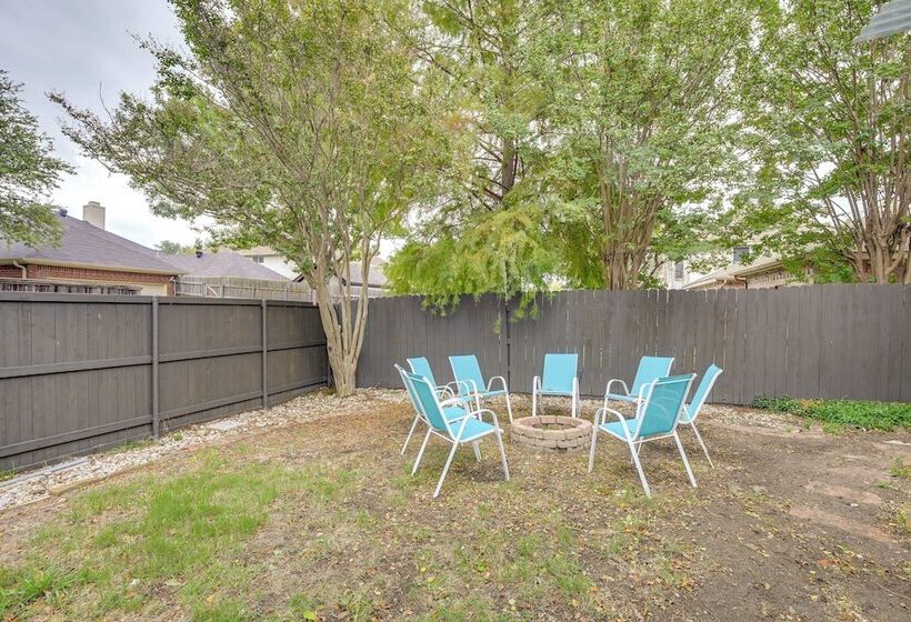 Mesquite Escape W/ Fireplace & Private Patio!