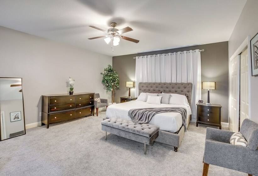 Mesquite Escape W/ Fireplace & Private Patio!