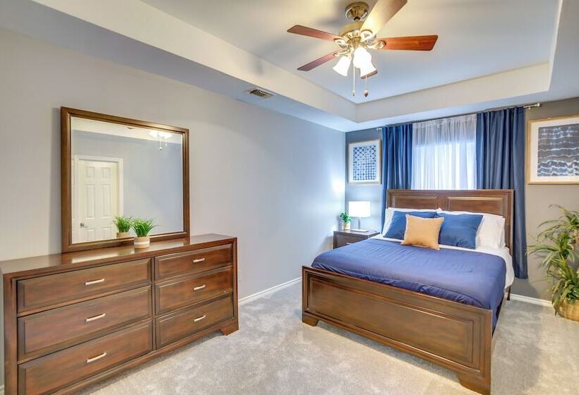 Mesquite Escape W/ Fireplace & Private Patio!