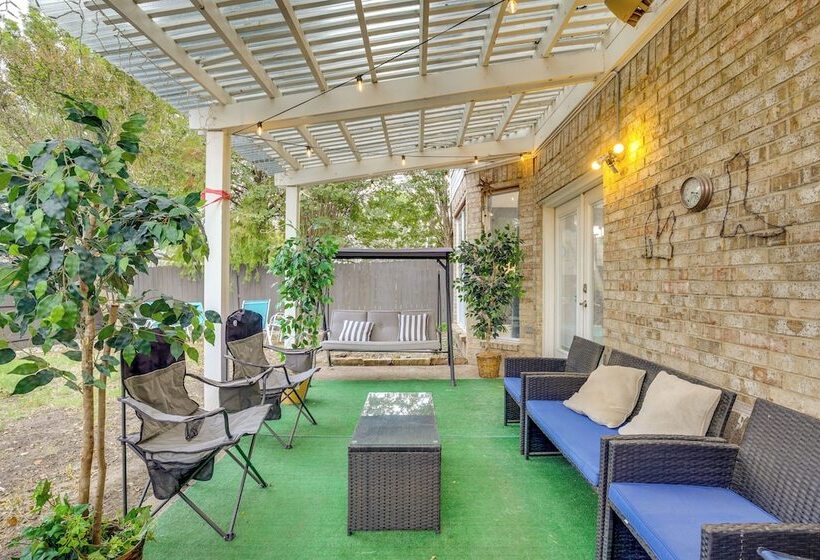 Mesquite Escape W/ Fireplace & Private Patio!