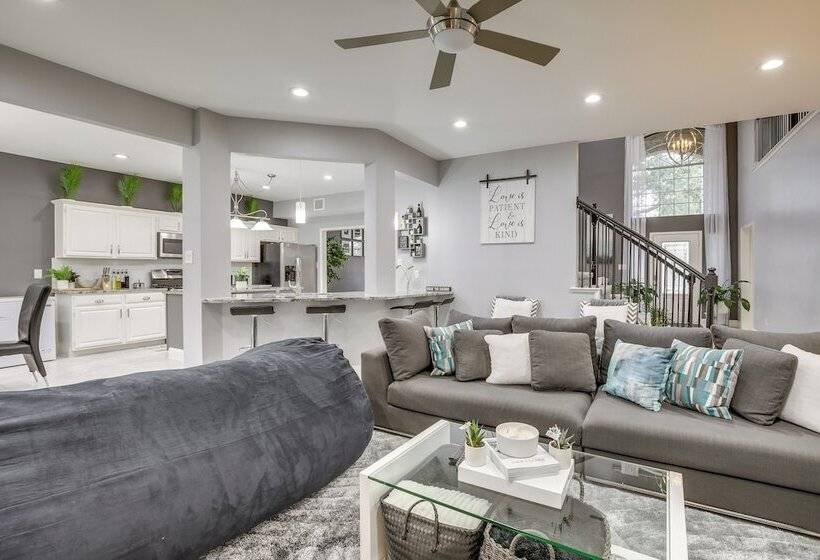 Mesquite Escape W/ Fireplace & Private Patio!