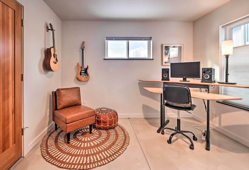 Modern Missoula Home ~ 2 Miles To Downtown!