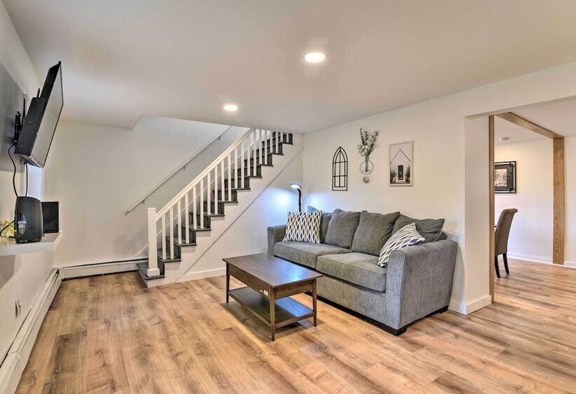 Centrally Located Mount Pleasant Retreat!