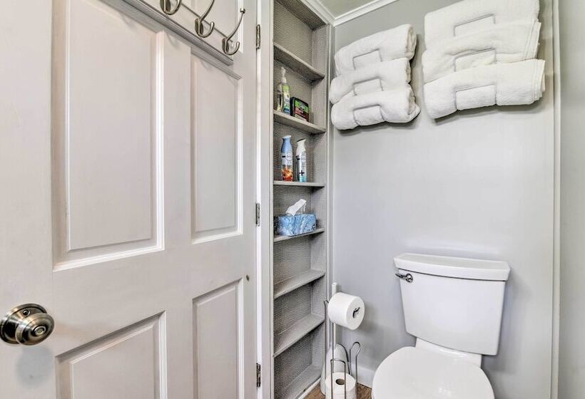 Centrally Located Mount Pleasant Retreat!